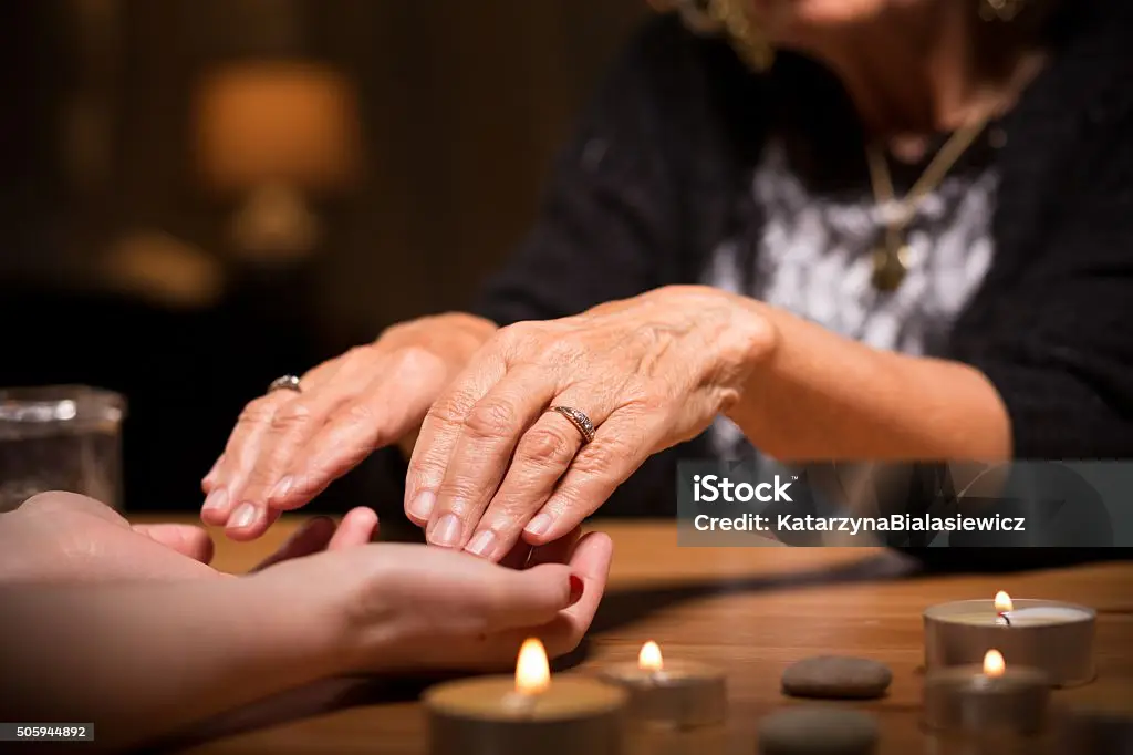 istockphoto-505944892-1024x1024 medium-voyant-guadeloupe-voyance-pointe-a-pitre-les-abymes-mrabout